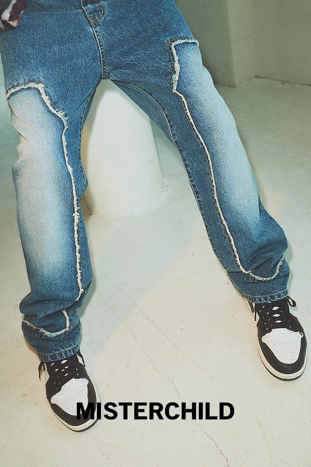 CUT OUT DENIM