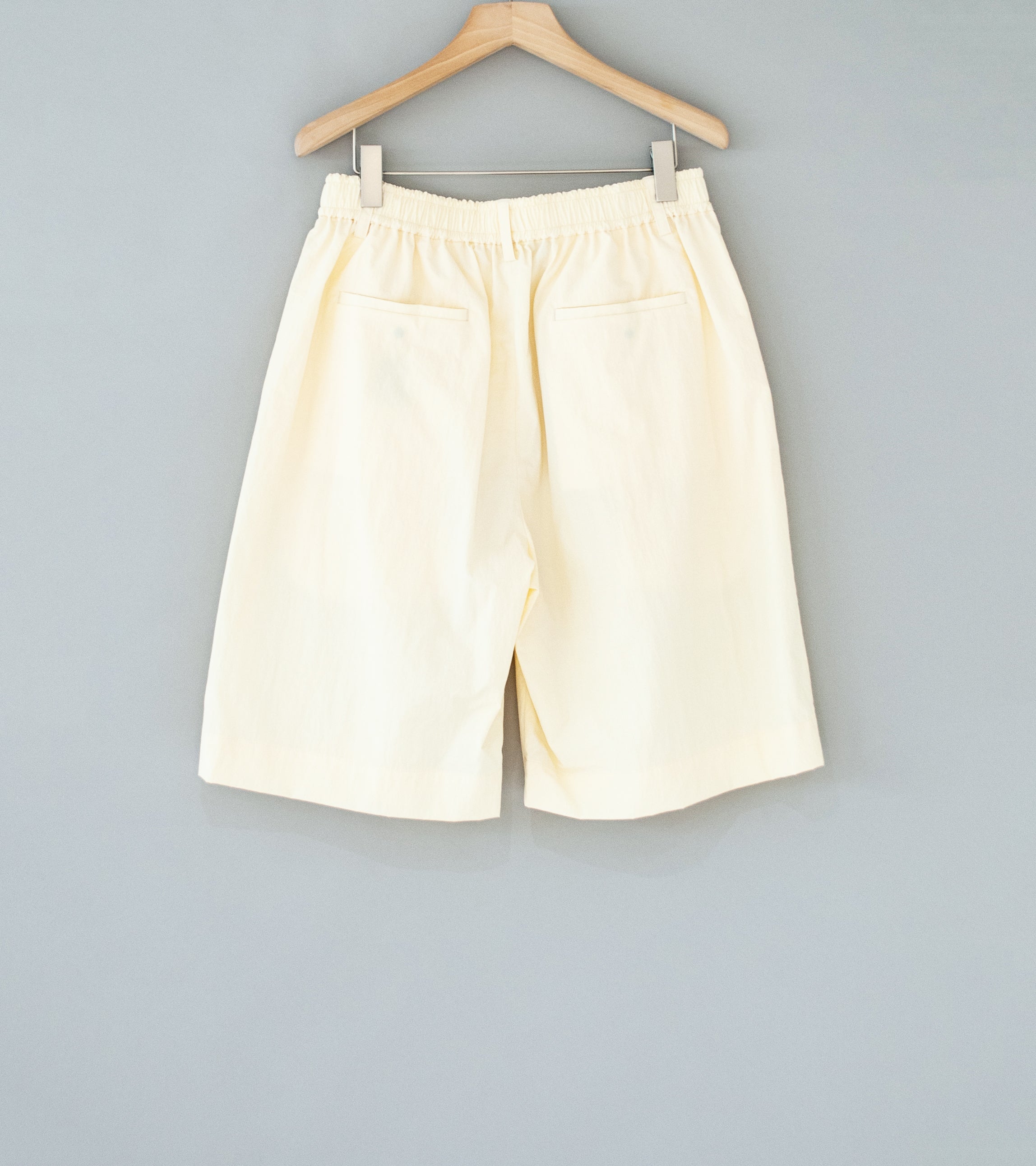 Stein 'Windbreaker Wide Easy Shorts' (Off White)